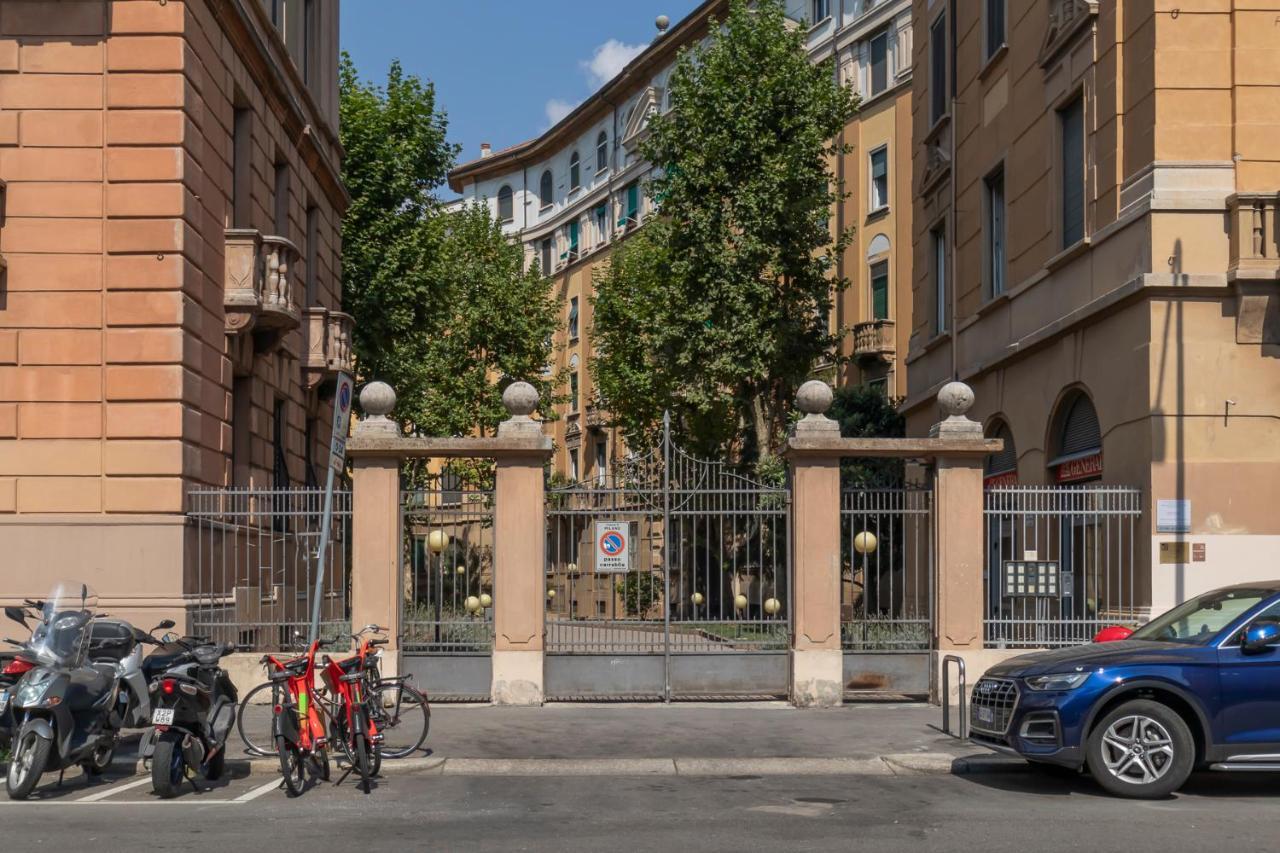 Luxury Apartment Near Porta Romana Tertulliano 37 Милано Екстериор снимка